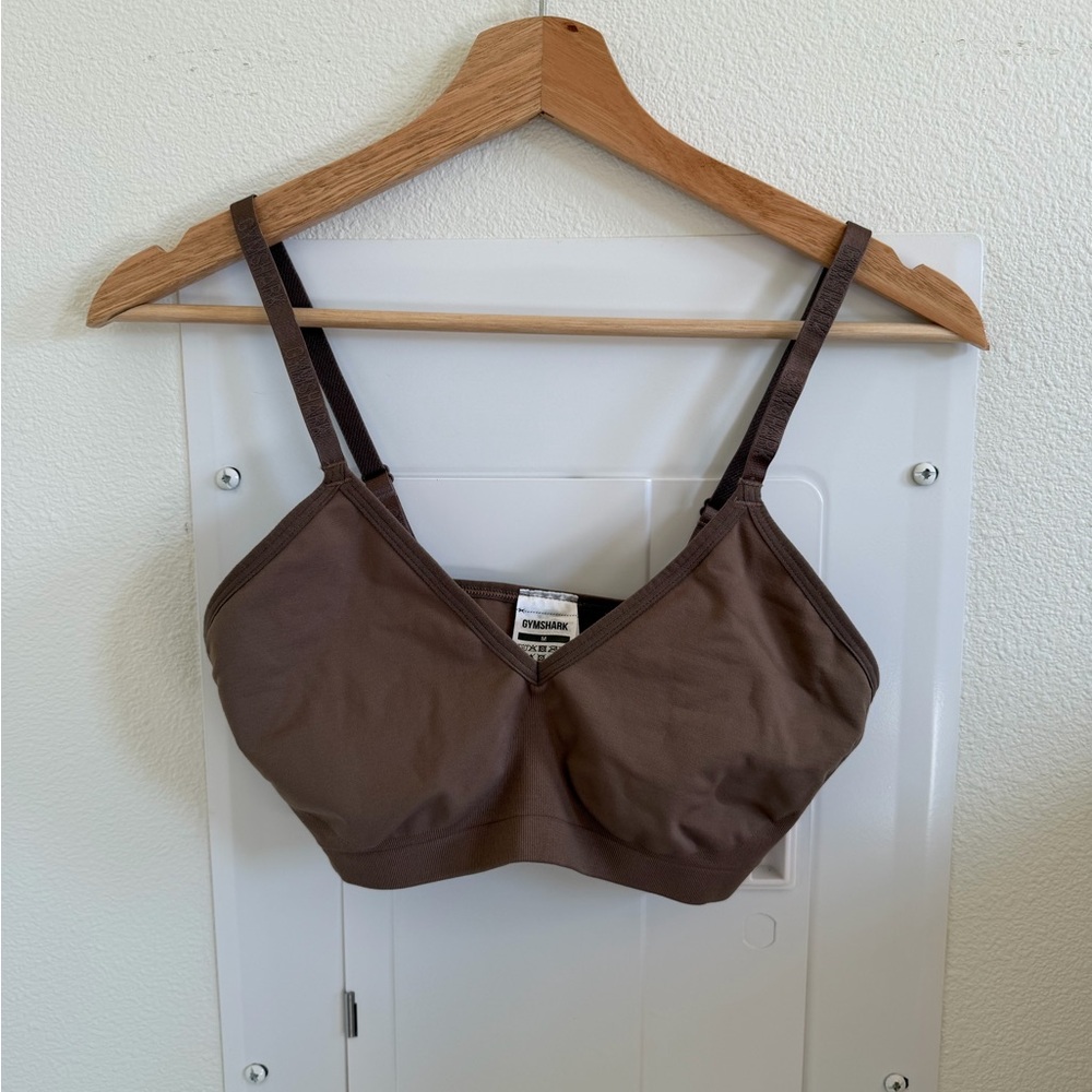 Gymshark Seamless V-Neck Bralette in Soul Brown